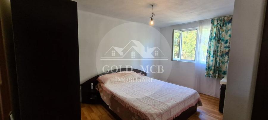 Casă individuală cu 5 camere cu Garaj în Livedea