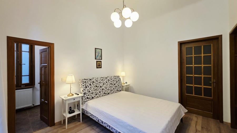 Universitate apartament in vila ideal locuit sau firma - 10