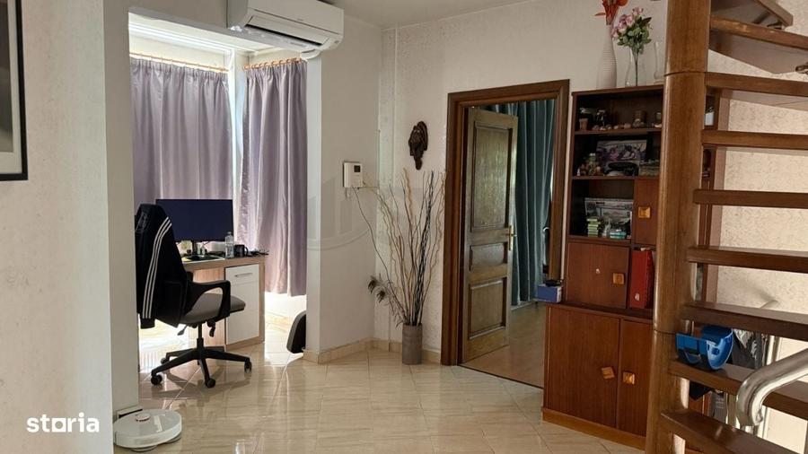 Casă cu 4 camere în Dămăroaia