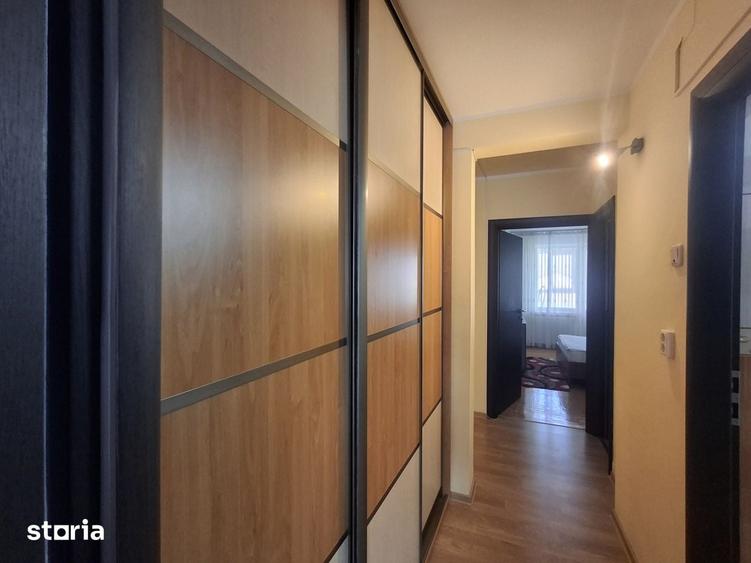 Apartament cu 3 camere decomandat, mobilat în Craiovița Nouă