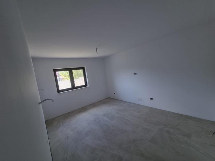 Casă individuală cu 3 camere cu Teren 454 Mp în Cetate