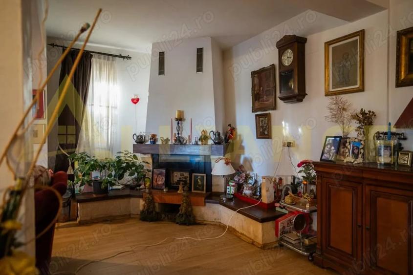 Casă cu Teren 1800 Mp în Izvorani