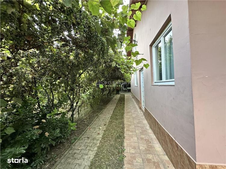 Casă cu 3 camere cu Teren 1395 Mp în Boldești