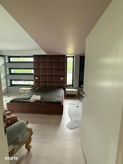 Casă cu 4 camere cu Teren 594 Mp în Central