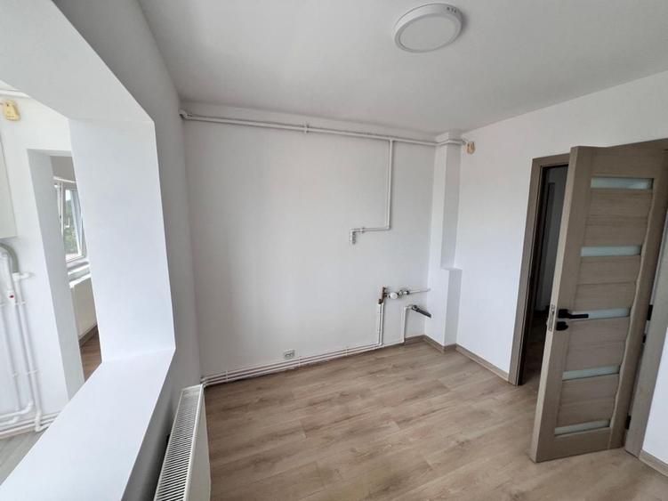 Apartament cu 2 camere decomandat în Km 5