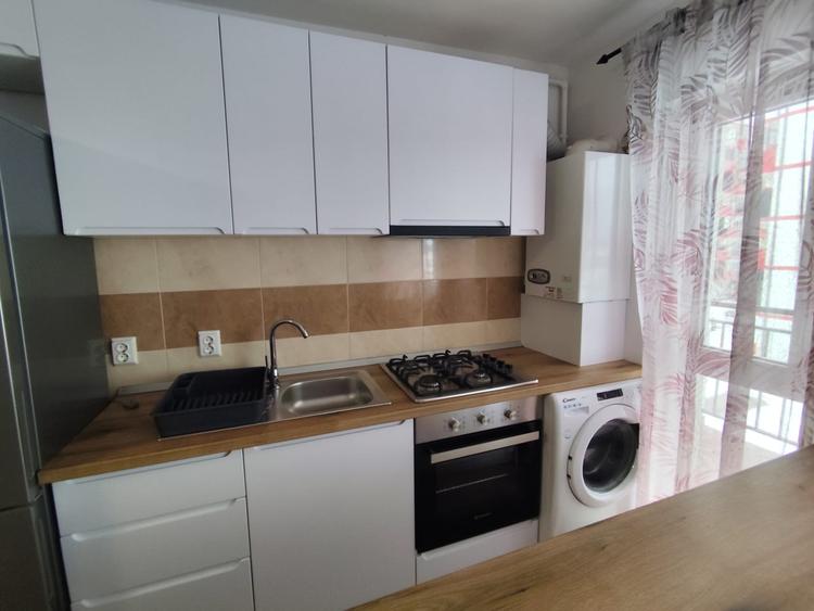 Apartament cu 2 camere semidecomandat, mobilat în Turnișor