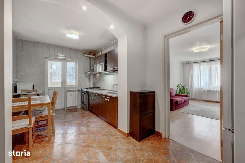 Apartament cu 3 camere semidecomandat, mobilat în Pantelimon