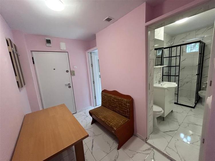Apartament cu 2 camere semidecomandat, mobilat în Moroasa 2