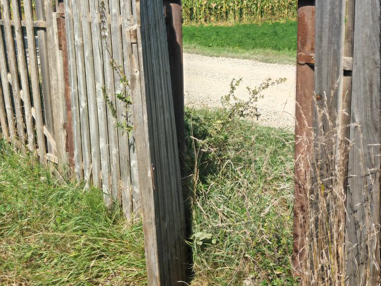 Teren Construcții intravilan de 2400 mp, în Lunca Mărcușului