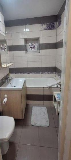 Apartament cu 2 camere decomandat, mobilat în Tei