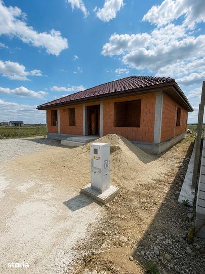 Casă cu 3 camere cu Teren 500 Mp în Sânmartin