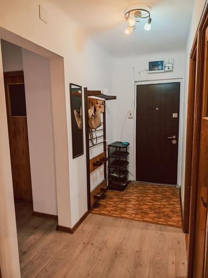 Apartament cu 3 camere decomandat în Mofleni