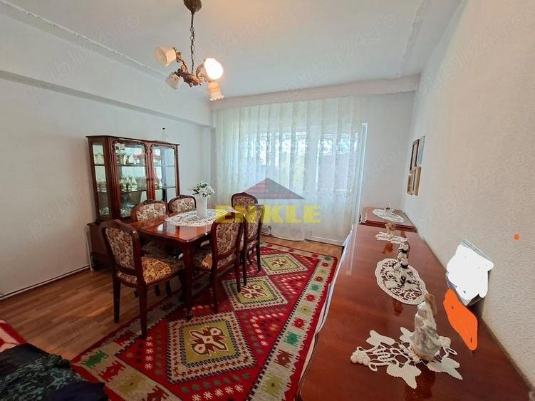 Apartament cu 2 camere decomandat în Central