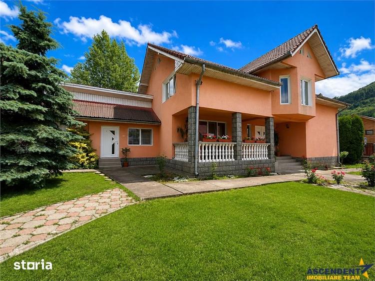 Casă cu 6 camere cu Teren 996 Mp în Răstolița