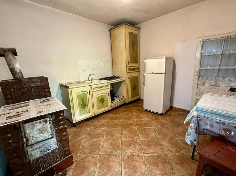 Casă cu 3 camere cu Teren 2868 Mp în Gavojdia