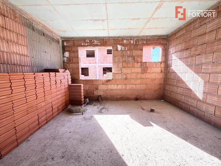 Casă cu 5 camere cu Teren 360 Mp în Sânandrei