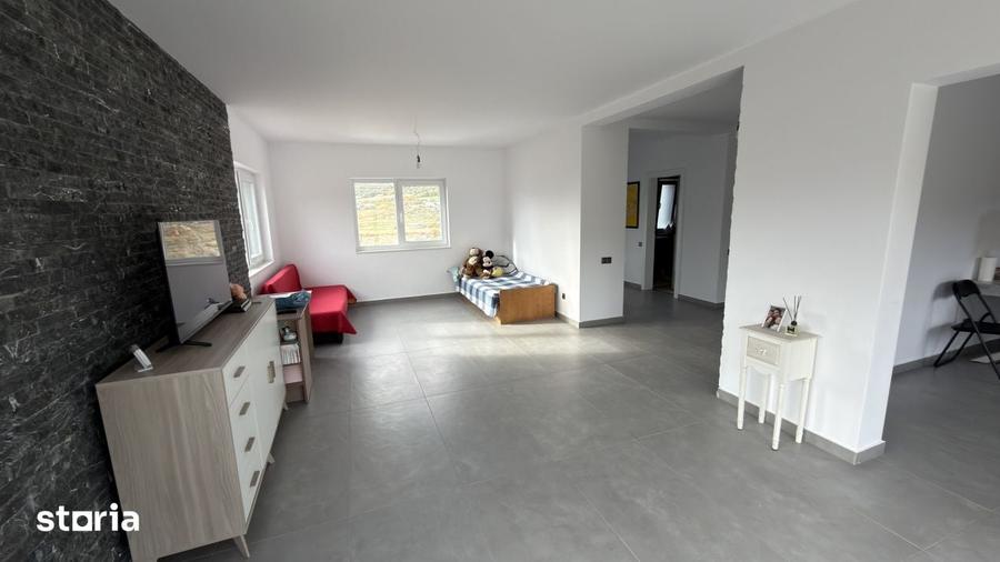 Casă cu 4 camere cu Teren 600 Mp în Chinteni