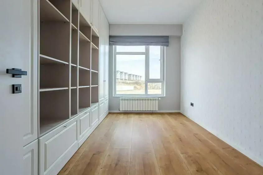 Apartament cu 4 camere semidecomandat, mobilat în Floreasca