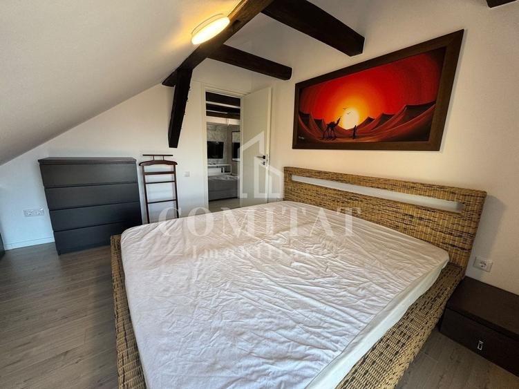 Apartament cu 3 camere semidecomandat, mobilat în Bună Ziua