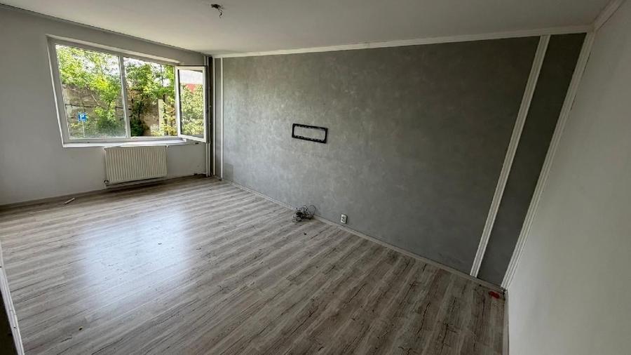 Apartament cu 3 camere decomandat în Rahova