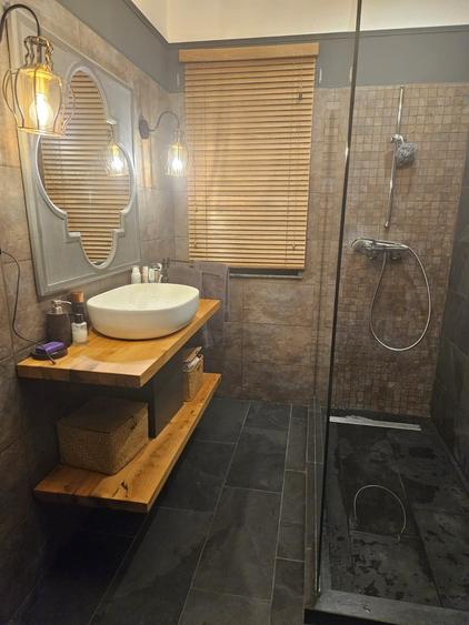 Casă individuală cu 6 camere cu Canalizare în Corbeanca