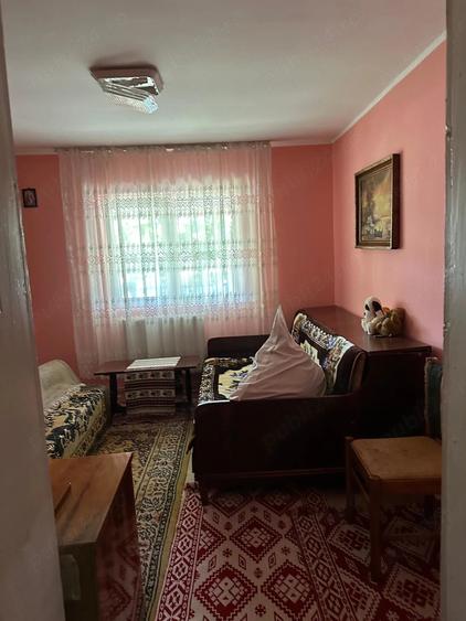 Casă cu 2 camere cu Teren 1400 Mp în Moțca