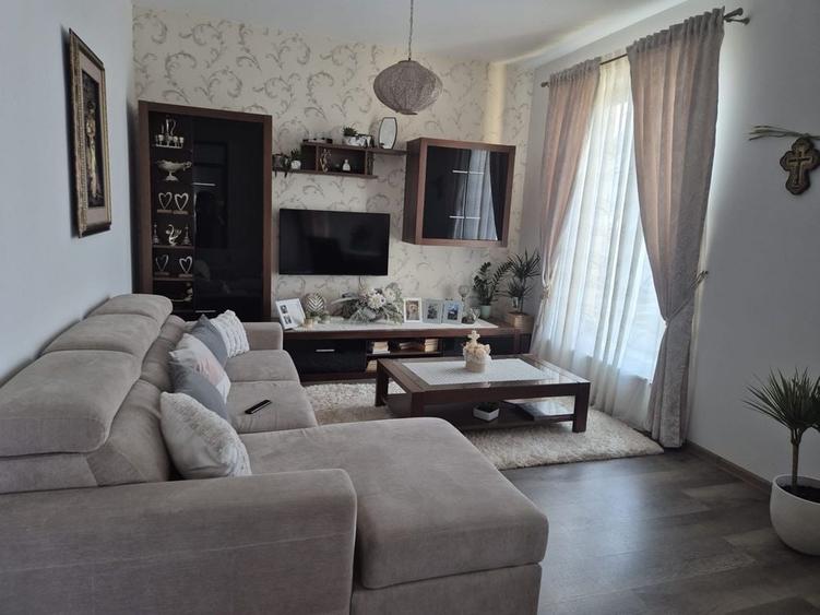 Casă cu 3 camere în Central