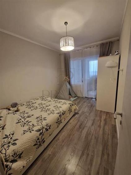 Apartament cu 3 camere decomandat, mobilat în Chișoda