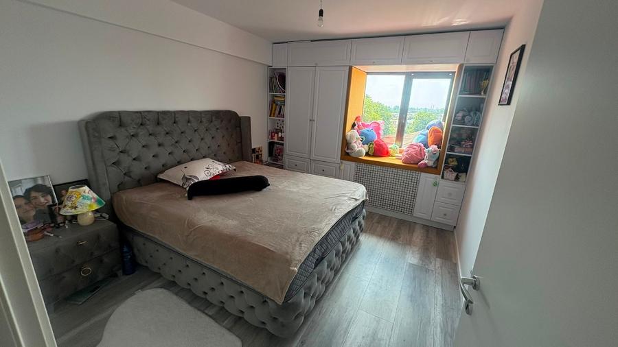 Apartament cu 3 camere decomandat în Mihai Bravu