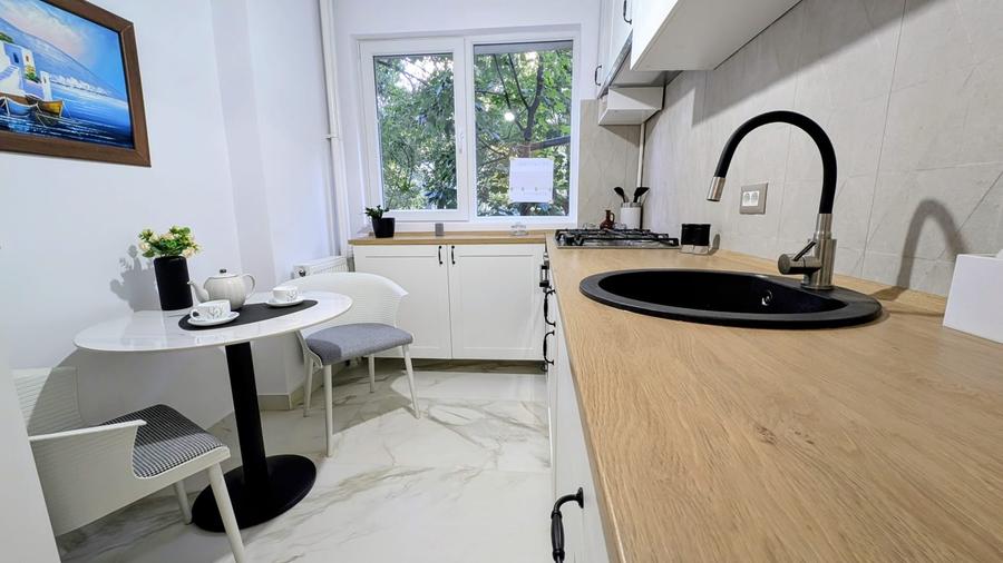 Apartament cu 2 camere semidecomandat în Bucureștii Noi