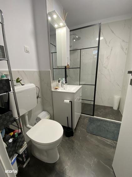 Apartament cu 3 camere decomandat în Ciupercenii Noi