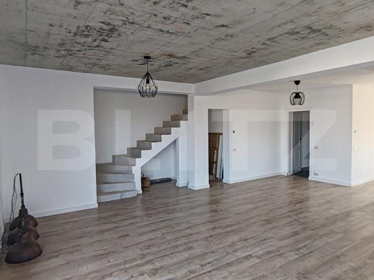 Casă cu 4 camere cu Teren 393 Mp în Urseni