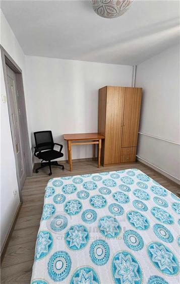 Apartament cu 2 camere decomandat în Podu Roș