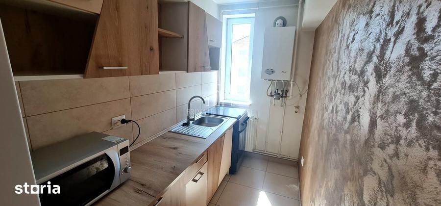 Apartament cu 2 camere decomandat în 22 Decembrie 1989