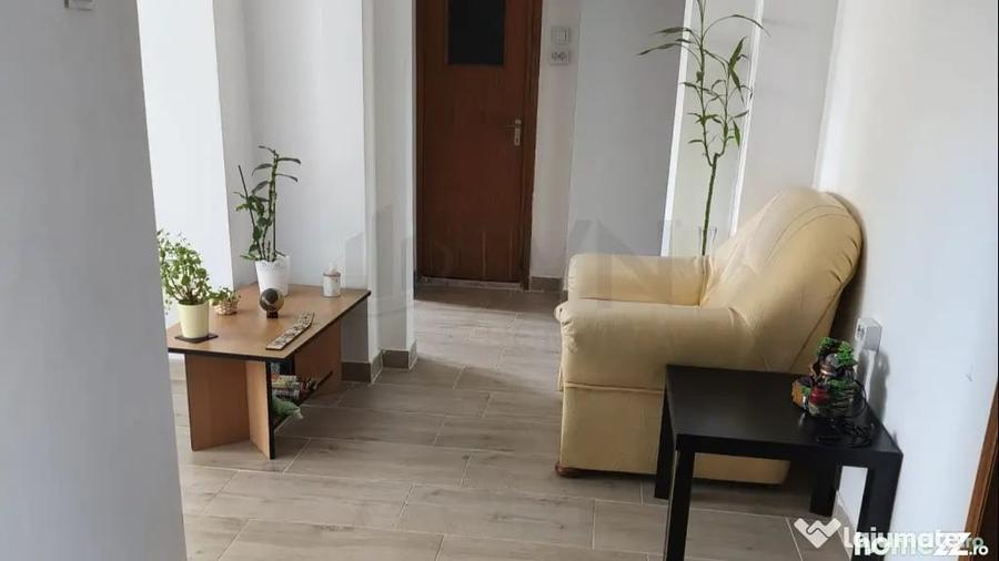 Apartament cu 3 camere decomandat în Calea Călărașilor
