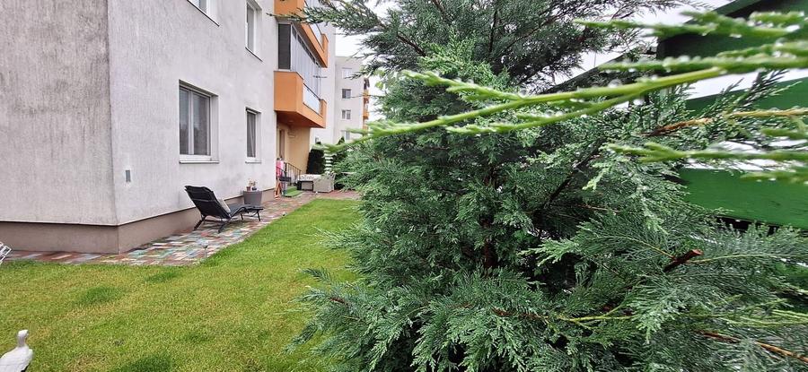 Apartament cu 3 camere decomandat în Exterior Est