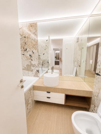 Apartament cu 3 camere decomandat, mobilat în Central