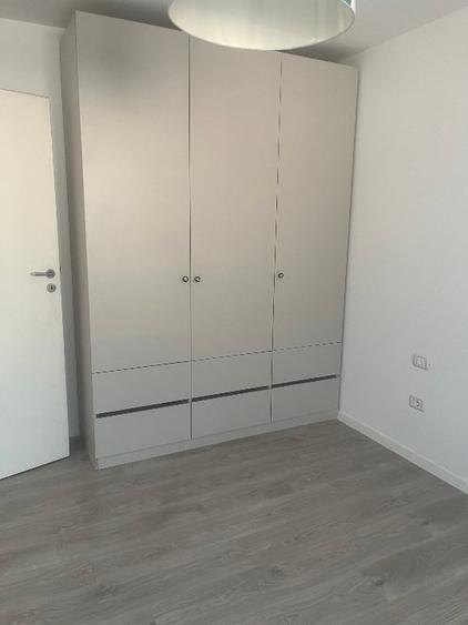 Apartament cu 3 camere decomandat, mobilat în Dumbrăvița