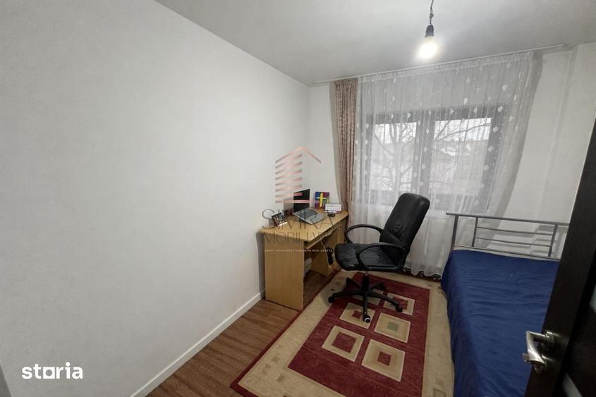 Apartament cu 3 camere semidecomandat în Rogerius