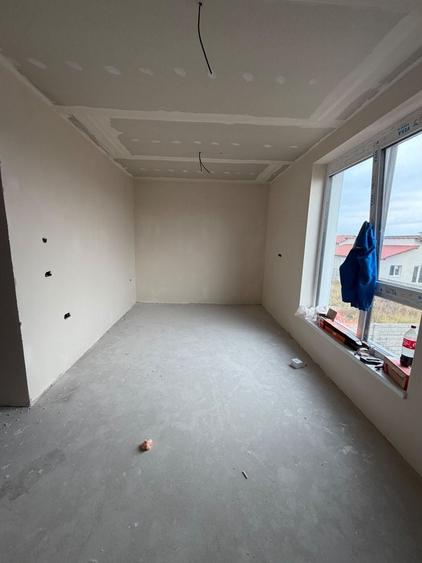 Duplex cu 4 camere cu Teren 300 Mp în Moșnița Nouă