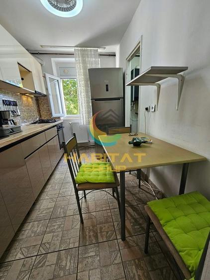 Apartament cu 3 camere decomandat, mobilat în Apărătorii Patriei