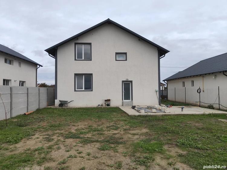 Casă cu 5 camere cu Teren 492 Mp în Cumpăna