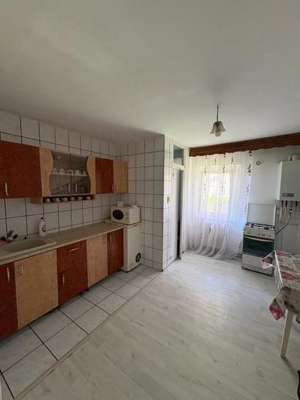 Apartament cu 2 camere decomandat, mobilat în Hotvon