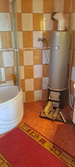 Casă cu 4 camere în Berești