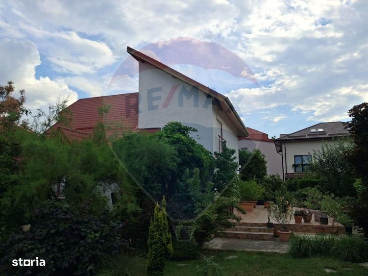 Casă cu 4 camere în Odăile