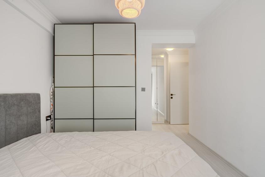 Apartament cu 3 camere decomandat în Titan