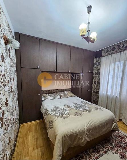 Apartament cu 3 camere decomandat, mobilat în Alexandru cel Bun
