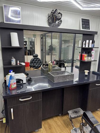 Container Barber Shop 16mp Complet Utilat - 1