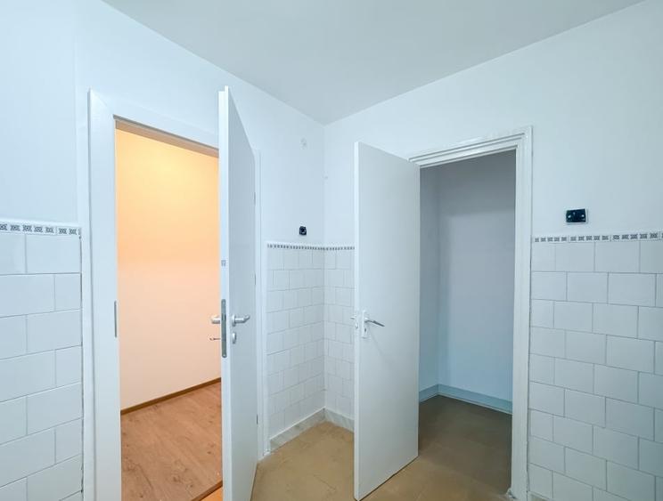 Apartament cu 3 camere semidecomandat în Olteniței