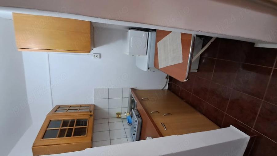 Apartament cu 6 camere decomandat în Complex Studențesc